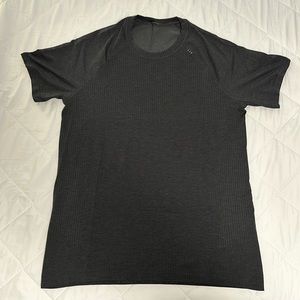 Lululemon Men’s Metal Vent Tech Short Sleeve Shirt M (Graphite Gray/Black) Worn